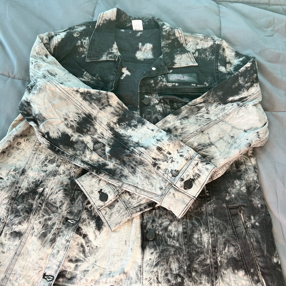 Zumba wear denim jacket size medium never been worn but tags are missing.